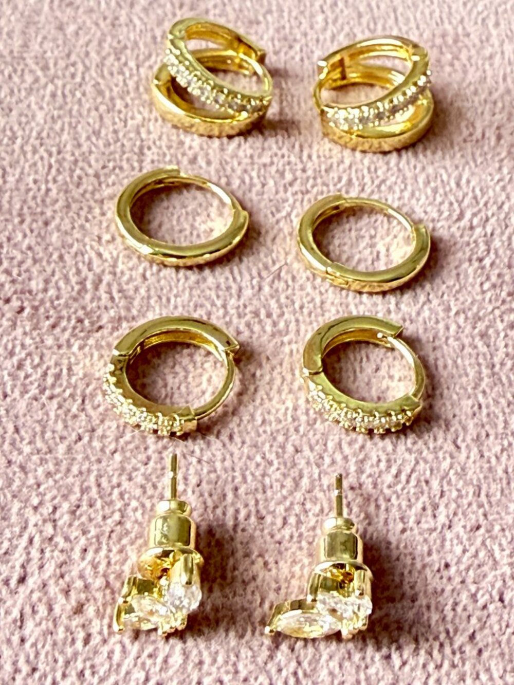 Elegant Gold Hoop Earrings Set - Picture 2 of 3